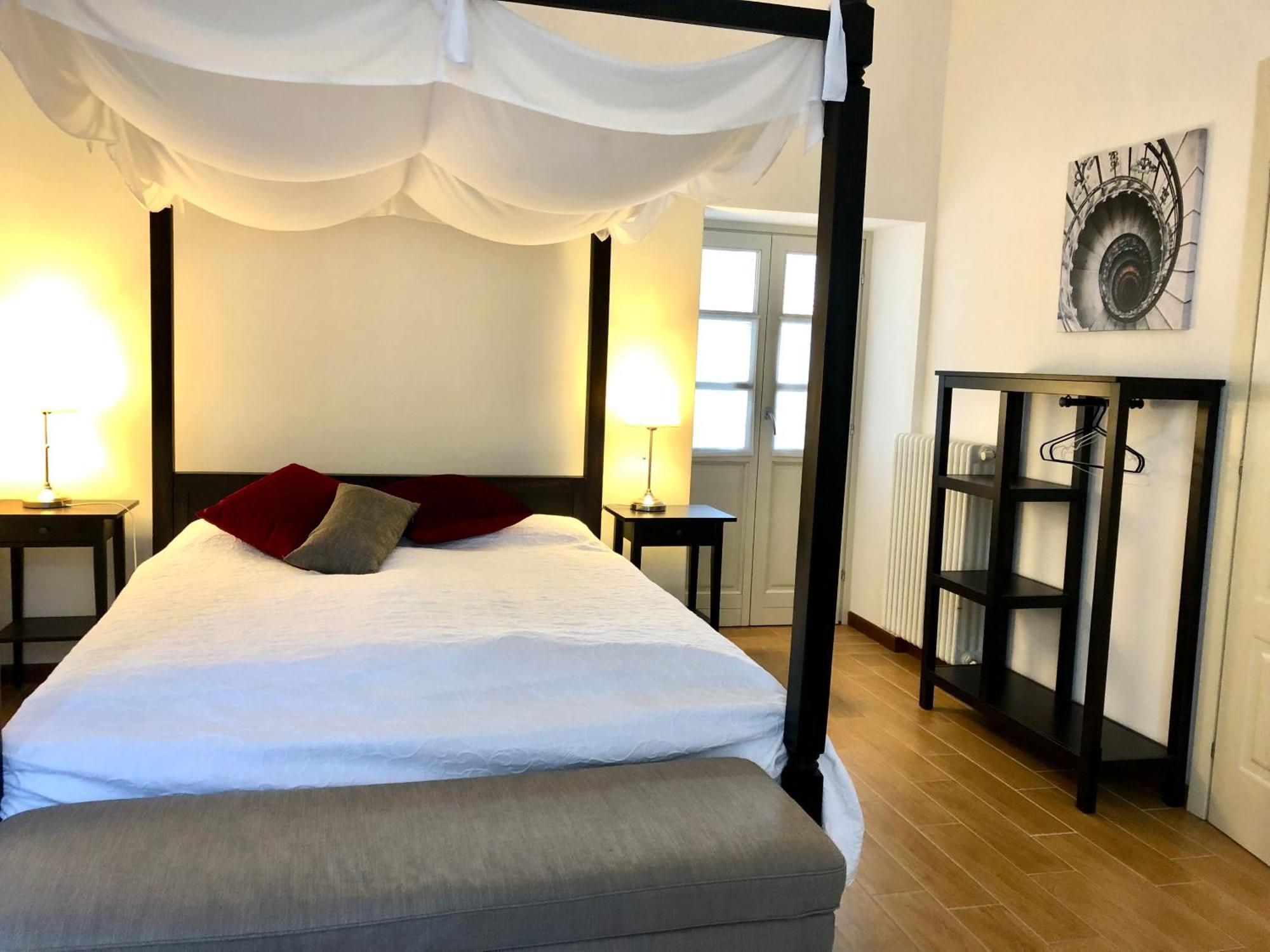 Villa Maghetti - Modernized Flat In Historic Palazzo In The Center Of Луїно Екстер'єр фото